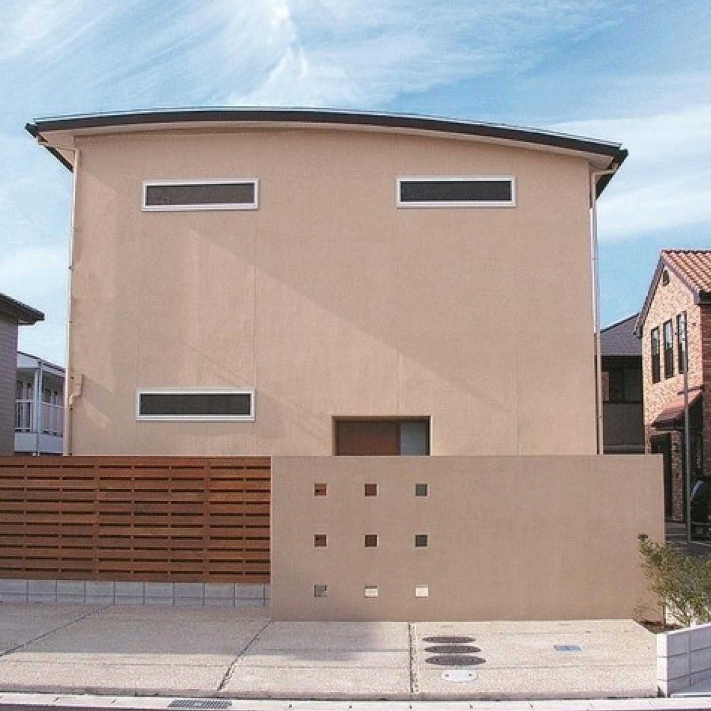 アール屋根の家